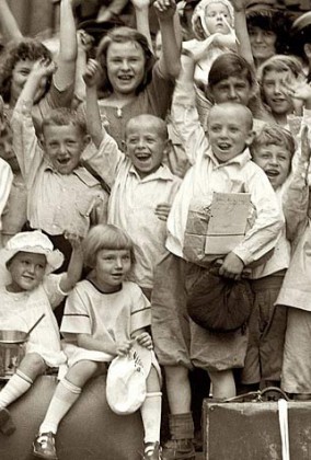 igor and andre Inspiration friday image of a bunch of Little kids in 1910 raising there hand via snorpy